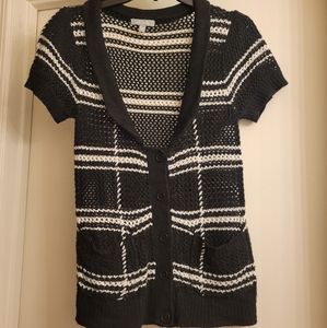 dELiA*s short sleeve plaid collared sweater cardigan size M